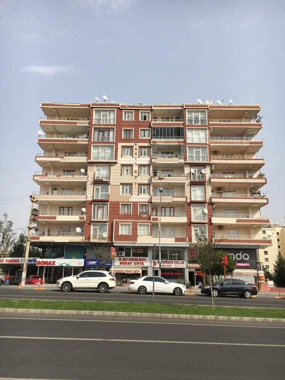 Çakıl Apartmanı